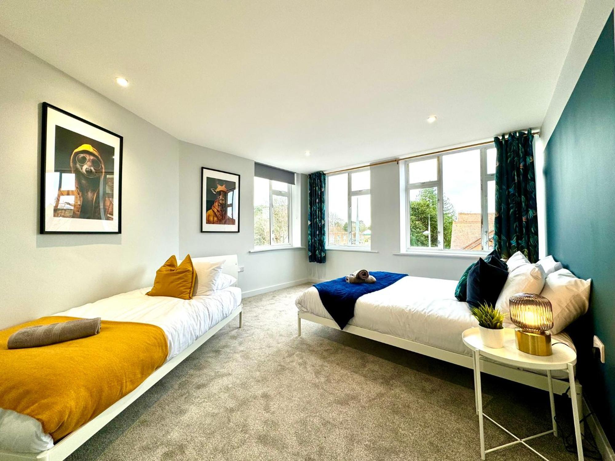 Amazing Large 3 Bedroom Apartment - Sleeps 8! Bournemouth Exteriör bild