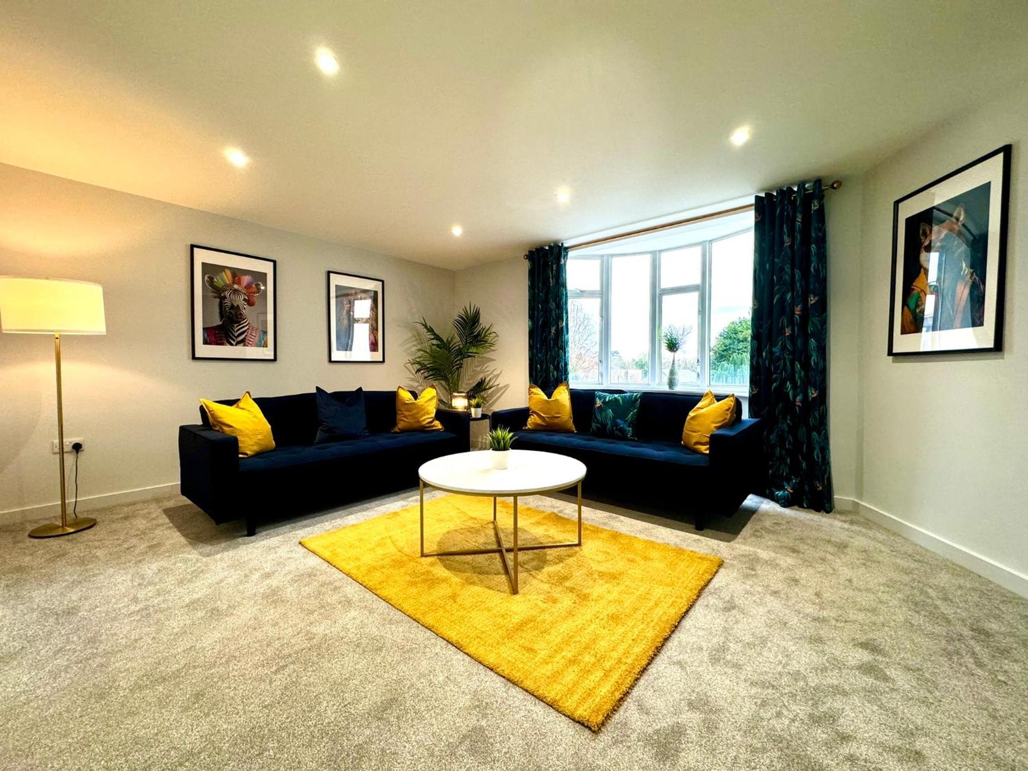 Amazing Large 3 Bedroom Apartment - Sleeps 8! Bournemouth Exteriör bild