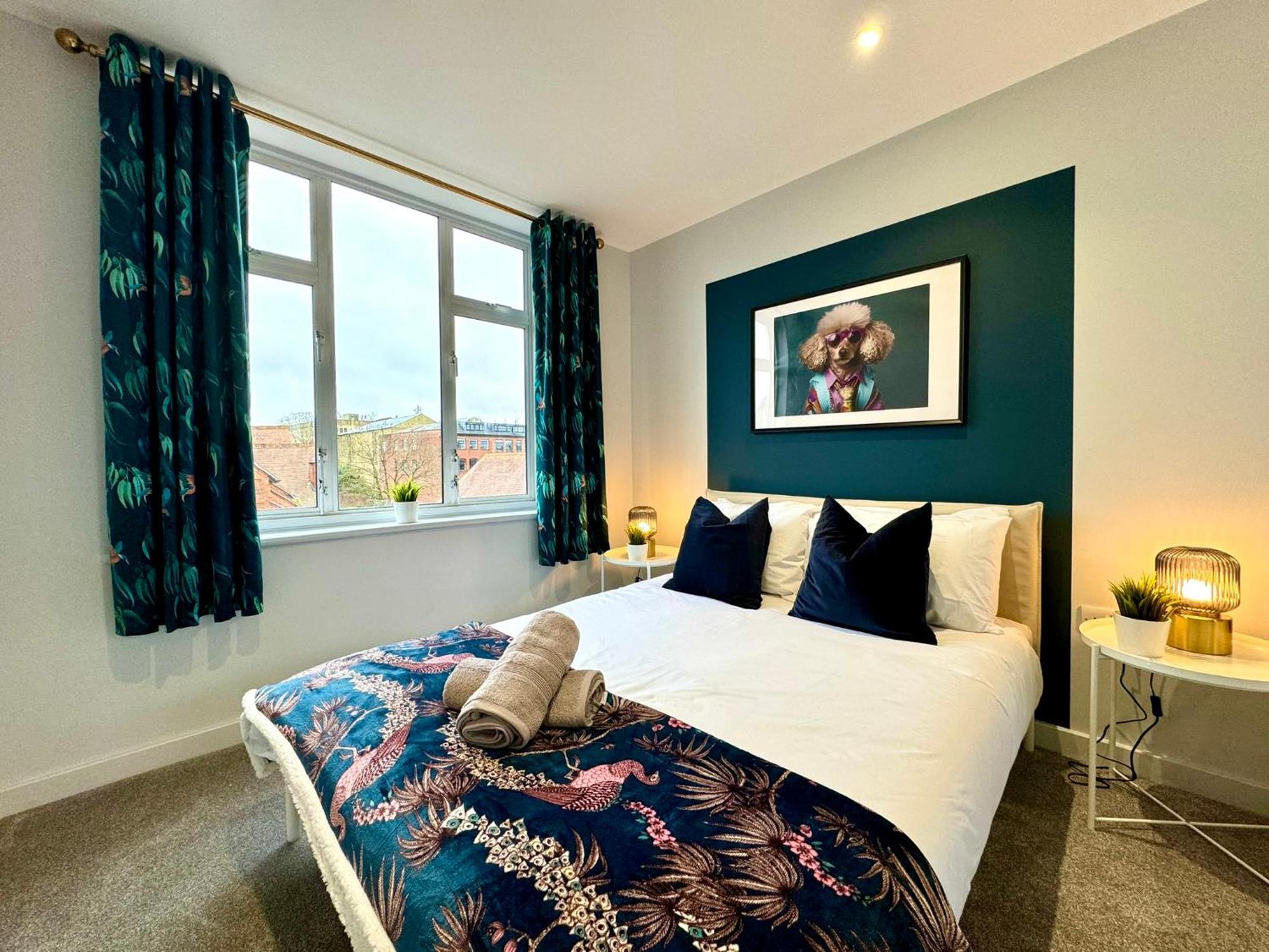 Amazing Large 3 Bedroom Apartment - Sleeps 8! Bournemouth Exteriör bild