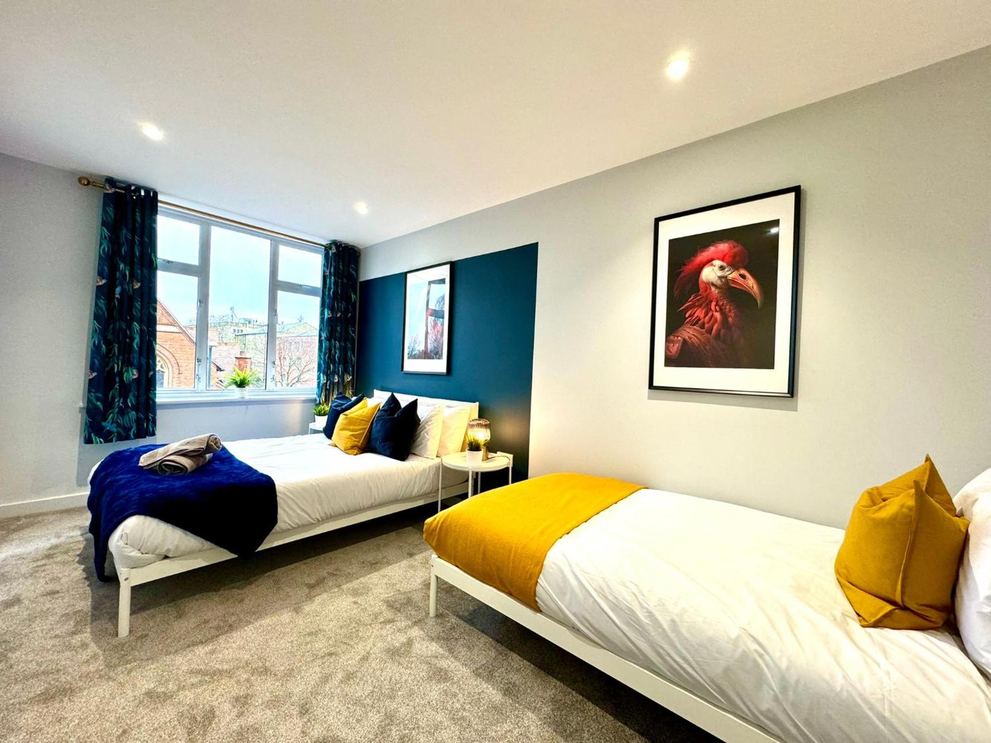 Amazing Large 3 Bedroom Apartment - Sleeps 8! Bournemouth Exteriör bild
