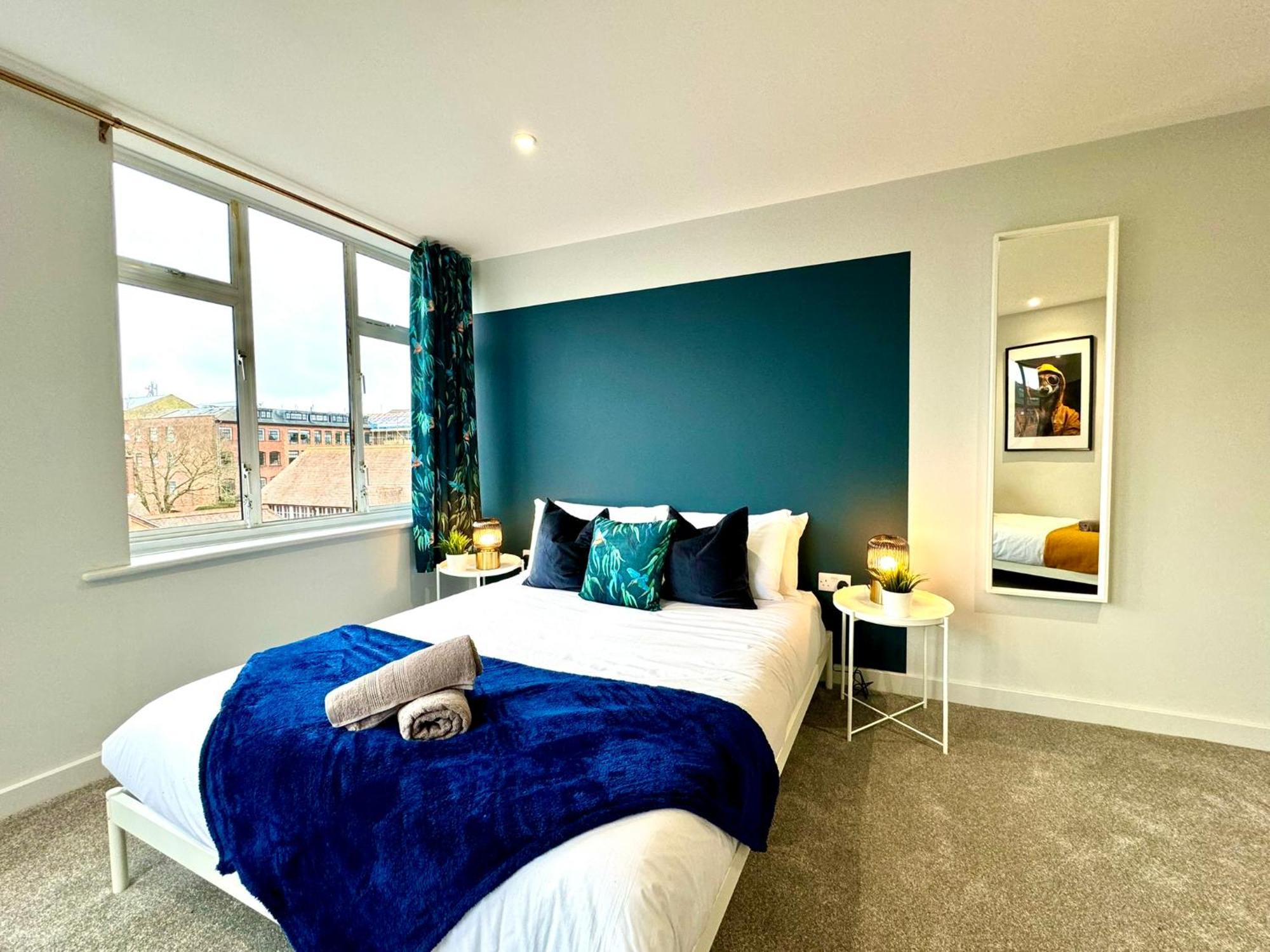 Amazing Large 3 Bedroom Apartment - Sleeps 8! Bournemouth Exteriör bild