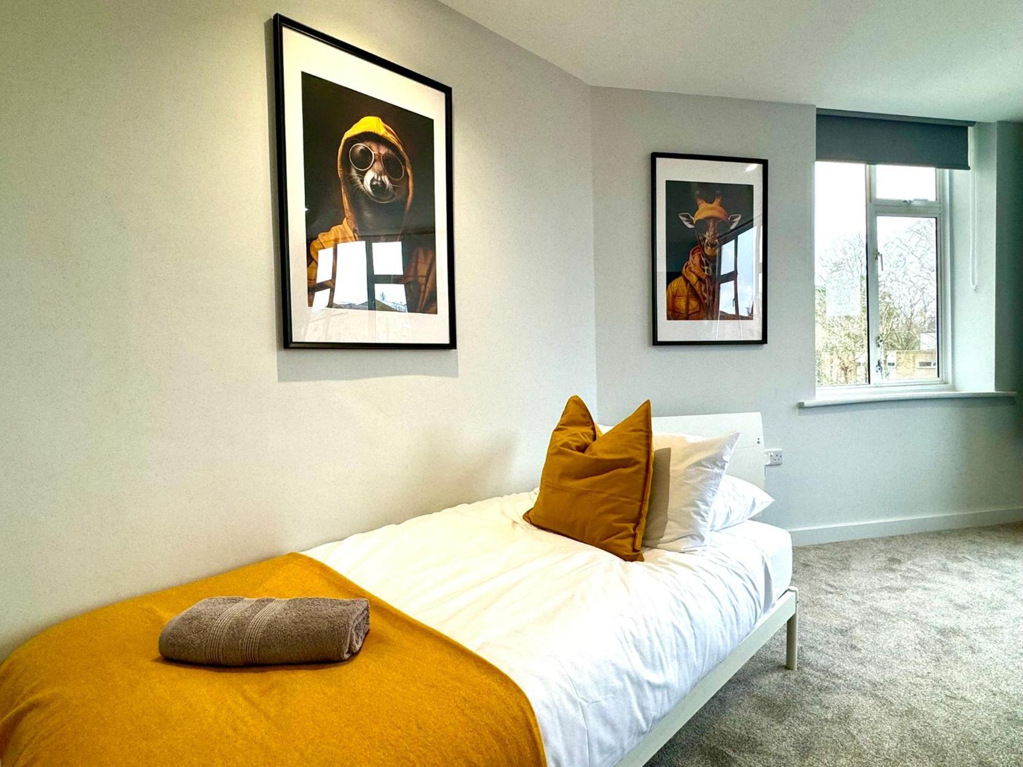 Amazing Large 3 Bedroom Apartment - Sleeps 8! Bournemouth Exteriör bild